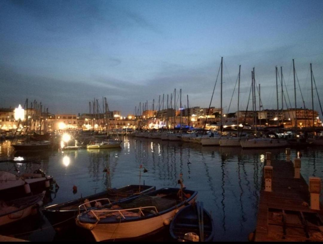 Tre Metri Sopra Il Mare Villa Bisceglie Dış mekan fotoğraf